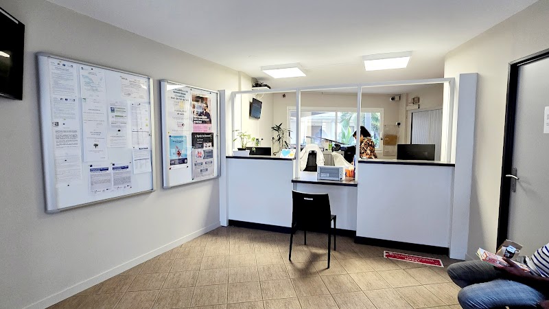 CLINIQUE ROBERT DEBRE